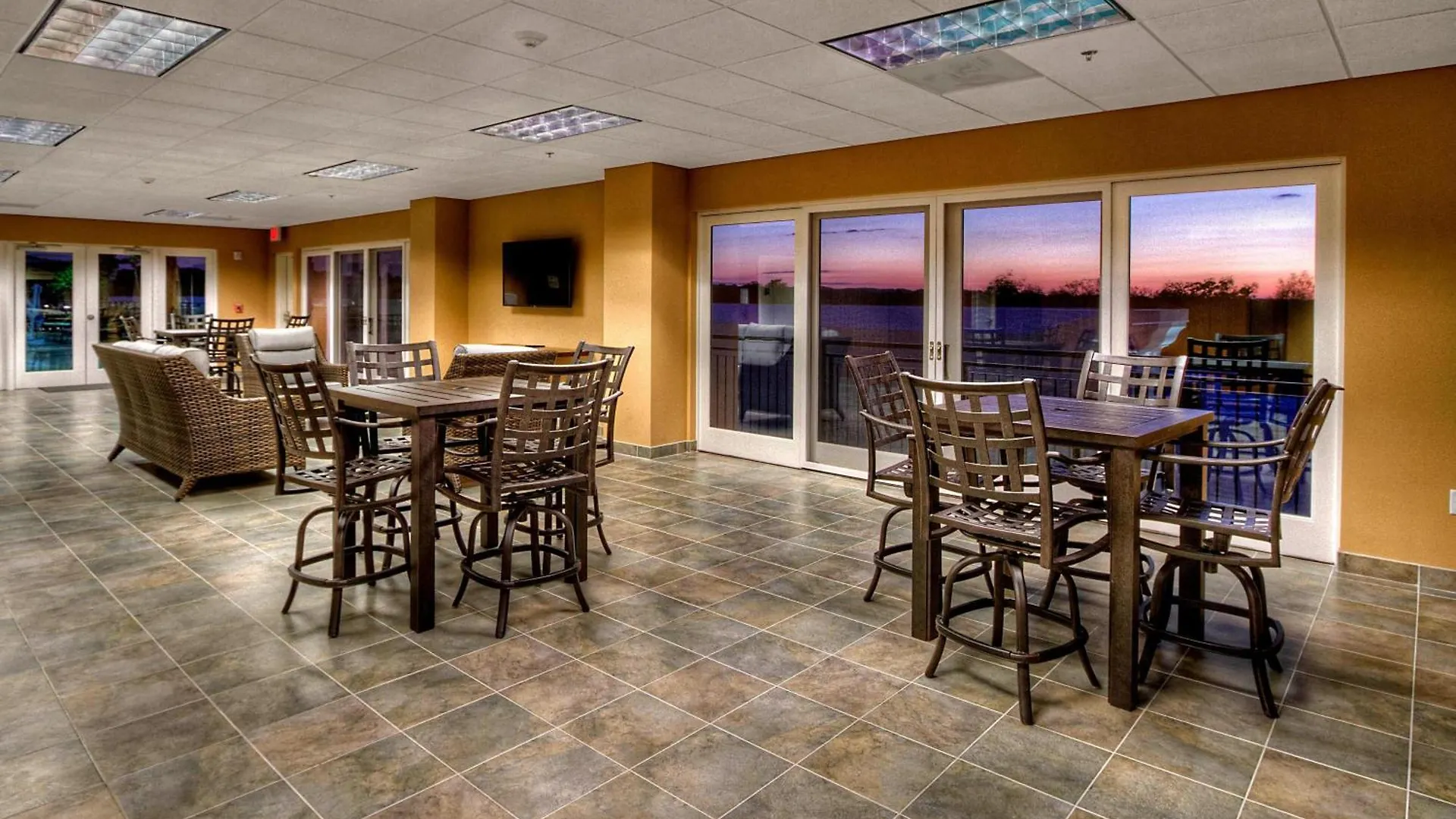 Courtyard By Marriott Nashville Green Hills Hotel